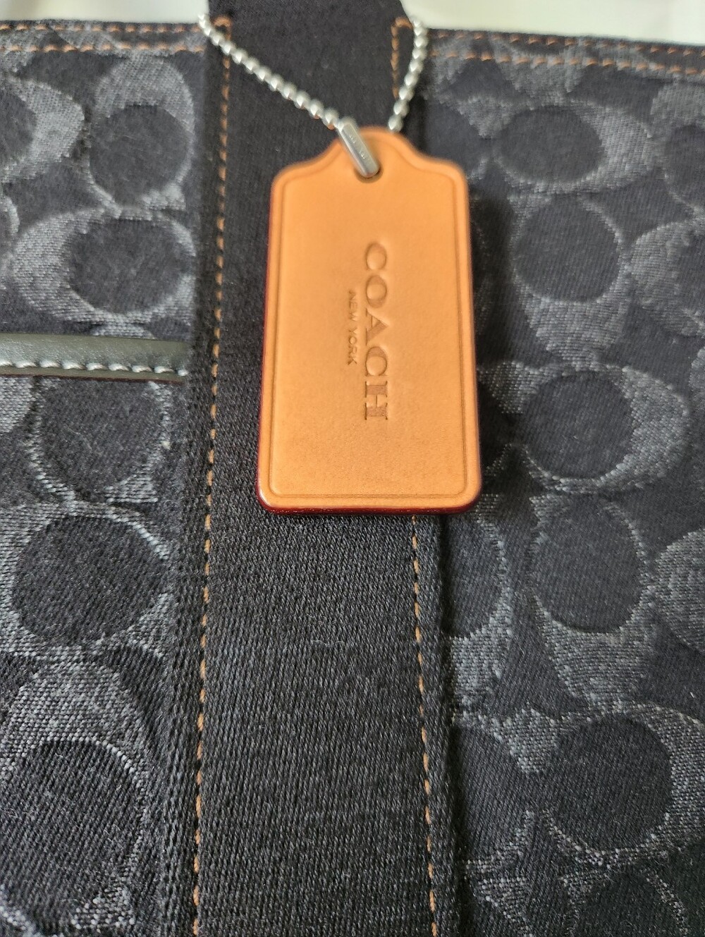 Coach Black Signature Canvas Messenger Tote with Adjustable Strap - Picture 2 of 6